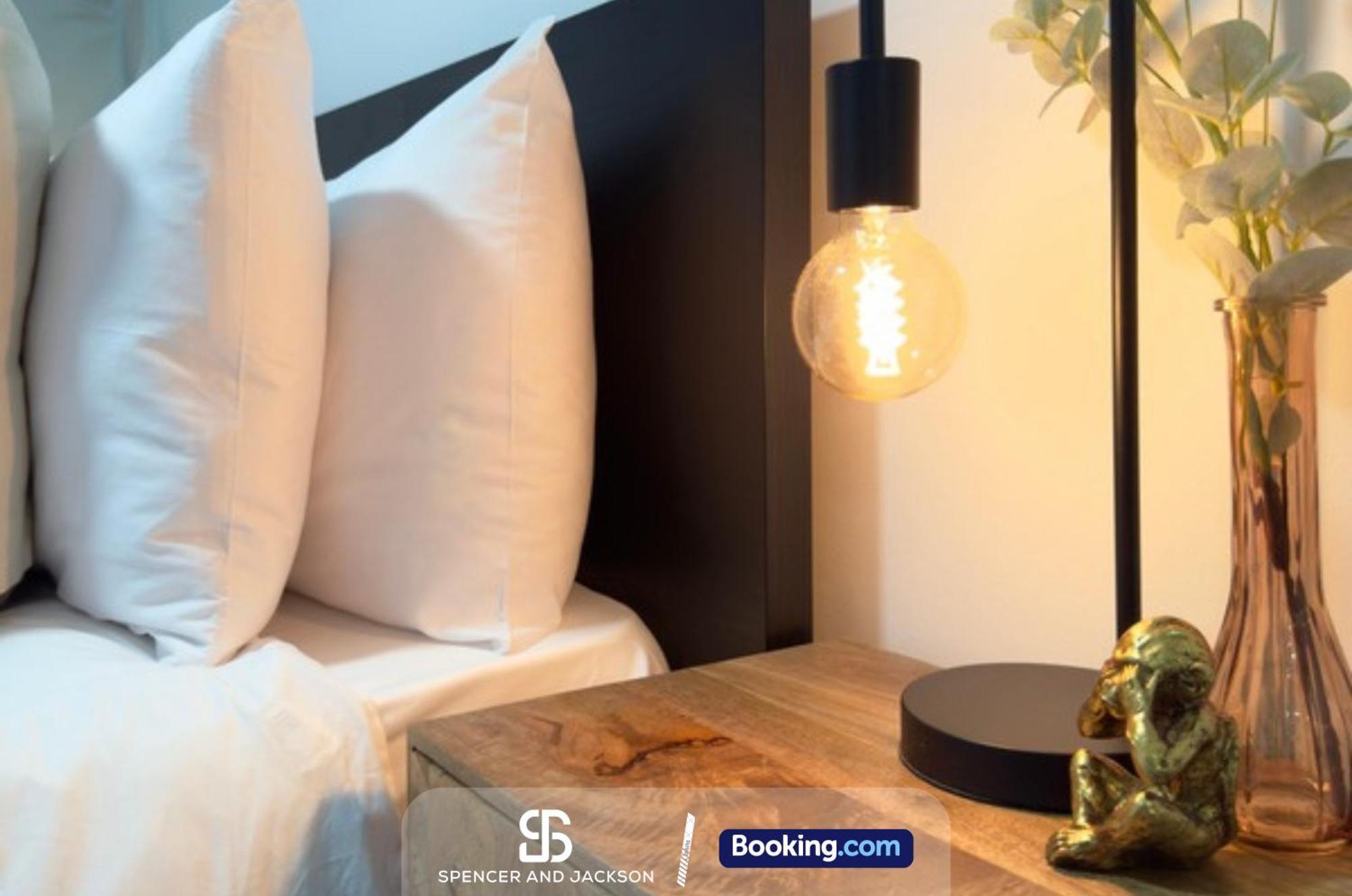 1 Bedroom City Centre Apartment Near The University And Bodleian Library By Spencer And Jackson Short Lets & Serviced Accommodation Оксфорд Екстериор снимка