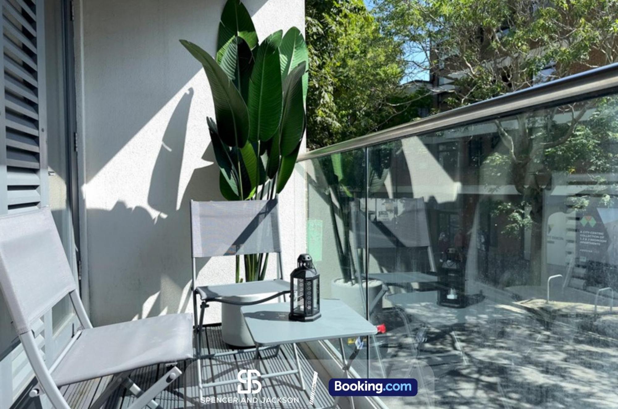1 Bedroom City Centre Apartment Near The University And Bodleian Library By Spencer And Jackson Short Lets & Serviced Accommodation Оксфорд Екстериор снимка