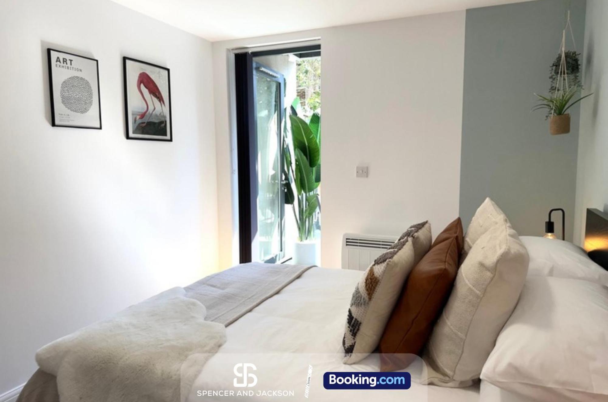 1 Bedroom City Centre Apartment Near The University And Bodleian Library By Spencer And Jackson Short Lets & Serviced Accommodation Оксфорд Екстериор снимка