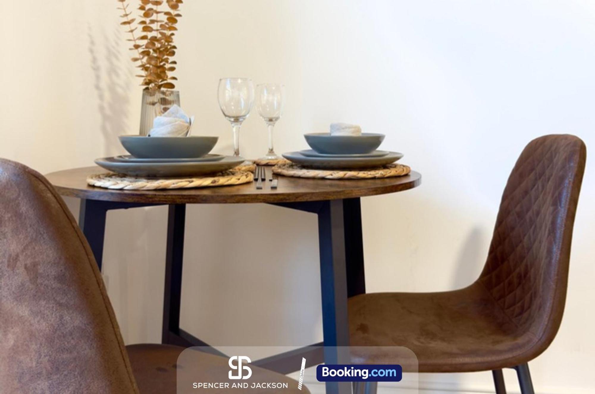 1 Bedroom City Centre Apartment Near The University And Bodleian Library By Spencer And Jackson Short Lets & Serviced Accommodation Оксфорд Екстериор снимка