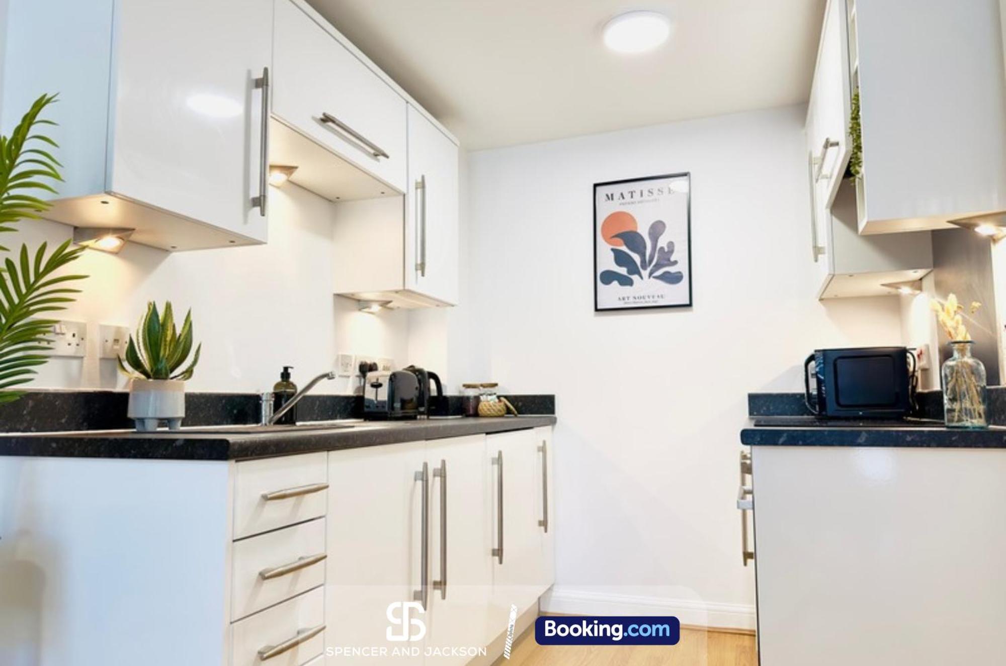 1 Bedroom City Centre Apartment Near The University And Bodleian Library By Spencer And Jackson Short Lets & Serviced Accommodation Оксфорд Екстериор снимка
