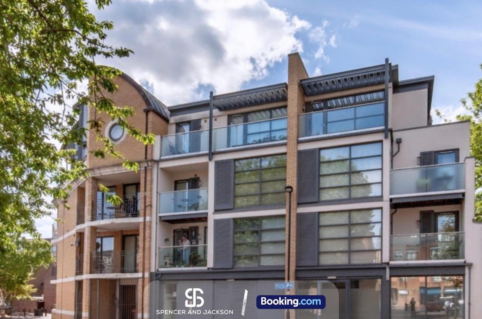 1 Bedroom City Centre Apartment Near The University And Bodleian Library By Spencer And Jackson Short Lets & Serviced Accommodation Оксфорд Екстериор снимка